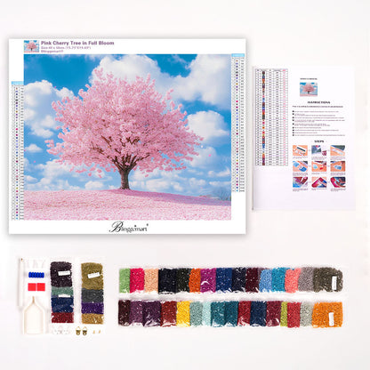Pinkfarbener Kirschbaum in voller Blüte